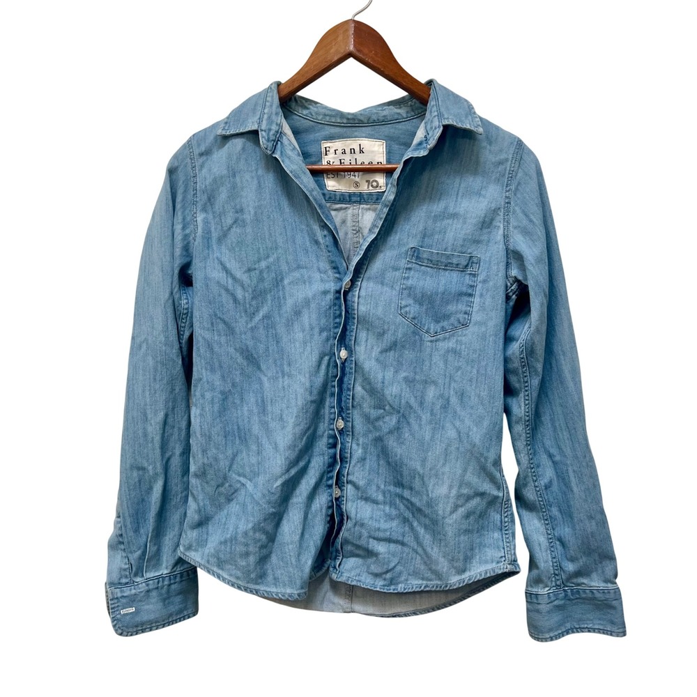 Frank & Eileen Barry Denim Button Down Shirt Light Wash Cotton Small USA Preppy